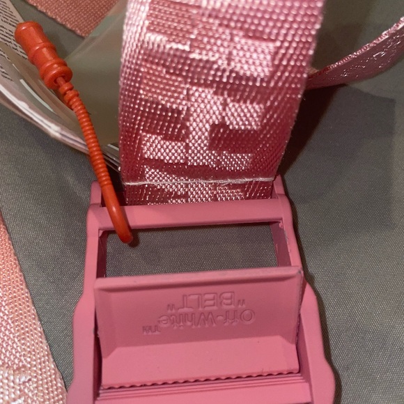 Brand new OFF-WHITE belt. Light pink. RARE - Picture 9 of 9